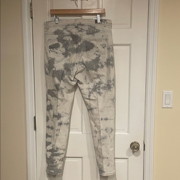 Tie-Dye Skinny Jeans - Picture 6 of 11